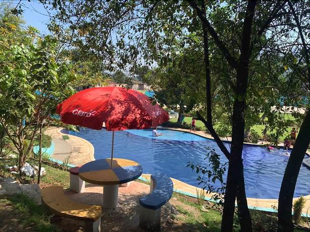 Imagen de la piscina del Hotel Gran Shalom II. Foto 19