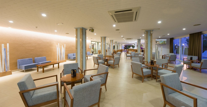 Imagen de los interiores del Hotel Gran Sol Ibiza. Foto 7