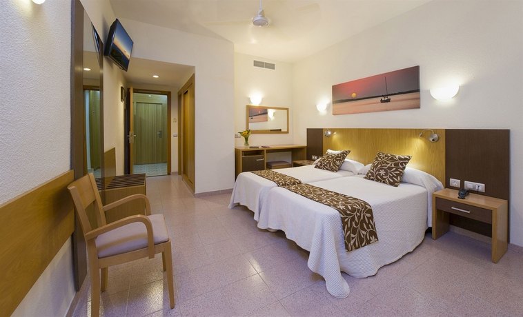 Imagen de la habitación del Hotel Gran Sol Ibiza. Foto 5