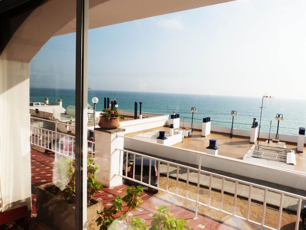 Imagen de los exteriores del Hotel Gran Sol, Sant Pol de Mar. Foto 7