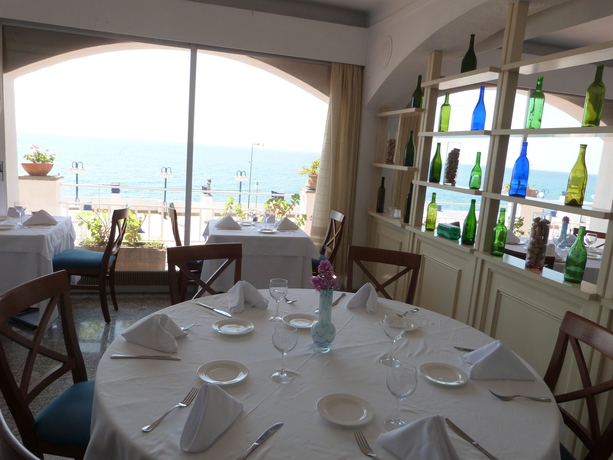 Imagen del bar/restaurante del Hotel Gran Sol, Sant Pol de Mar. Foto 2