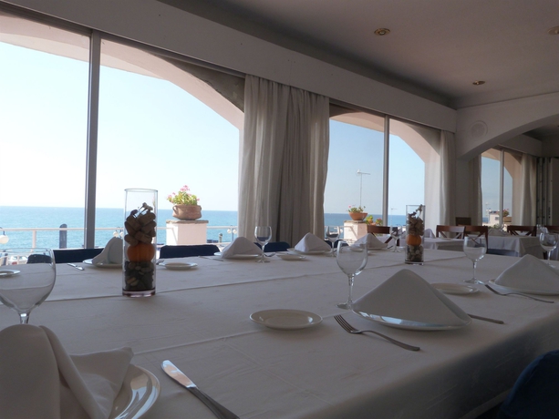 Imagen del bar/restaurante del Hotel Gran Sol, Sant Pol de Mar. Foto 3