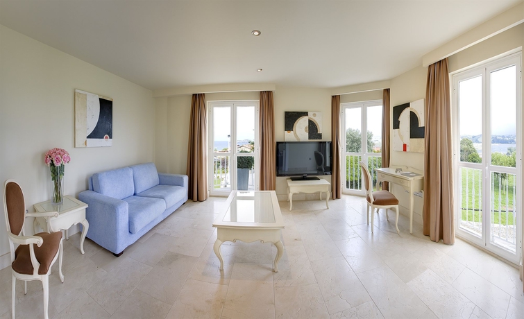 Imagen de los interiores del Hotel Gran Suances. Foto 11