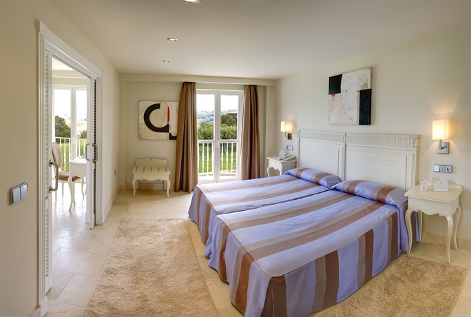 Imagen de la habitación del Hotel Gran Suances. Foto 6