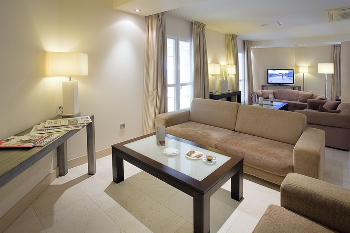 Imagen de los interiores del Hotel Gran Suances. Foto 13