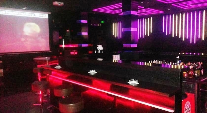 Imagen del bar/restaurante del Hotel Gran Surya. Foto 3