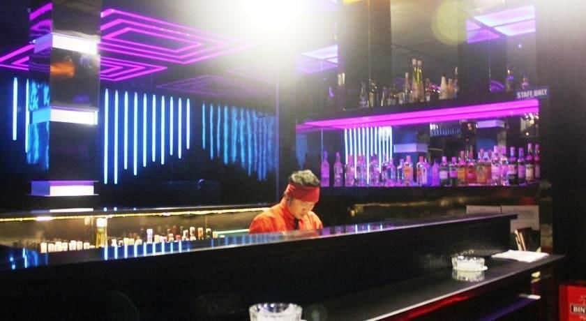 Imagen del bar/restaurante del Hotel Gran Surya. Foto 4