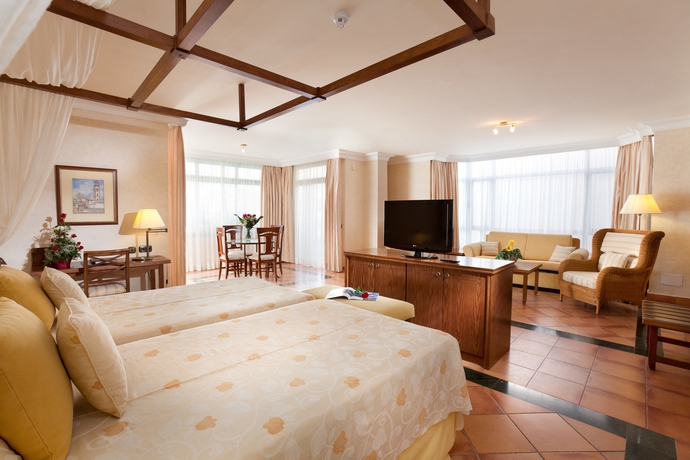 Imagen de la habitación del Hotel Gran Tacande Wellness and Relax Costa Adeje. Foto 5