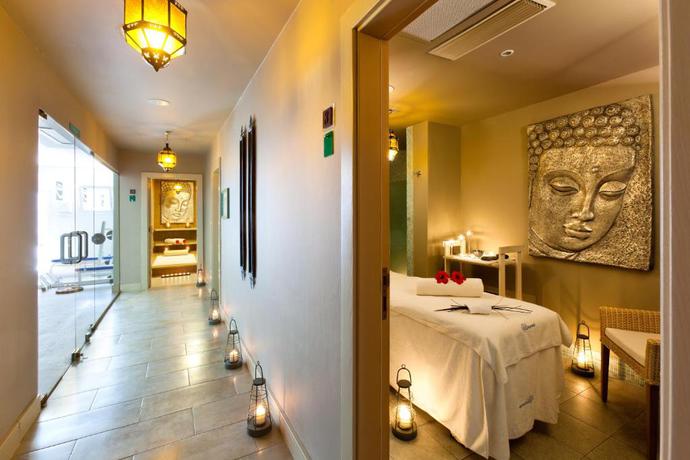 Imagen general del Hotel Gran Tagoro Family and Fun Playa Blanca. Foto 8