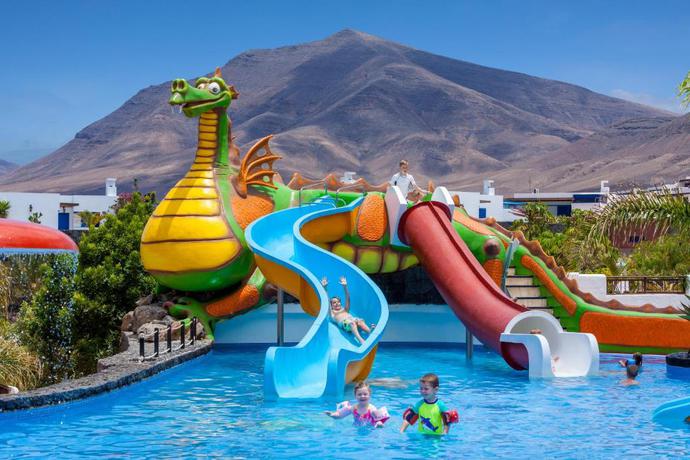 Imagen general del Hotel Gran Tagoro Family and Fun Playa Blanca. Foto 12