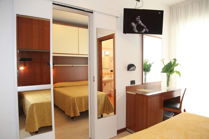 Imagen de la habitación del Hotel Gran Venere Beach. Foto 9