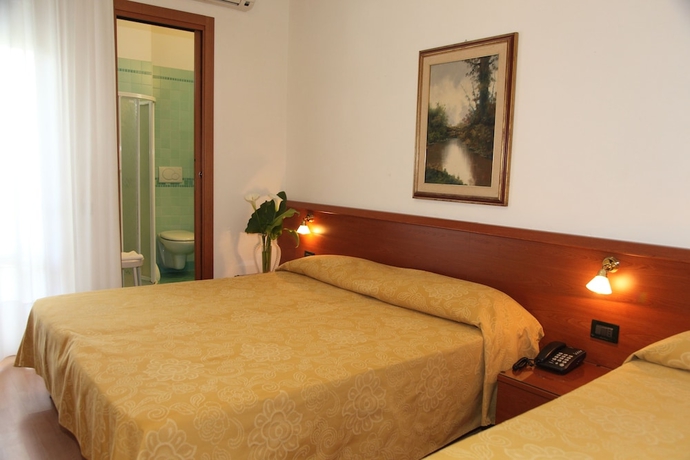 Imagen de la habitación del Hotel Gran Venere Beach. Foto 11