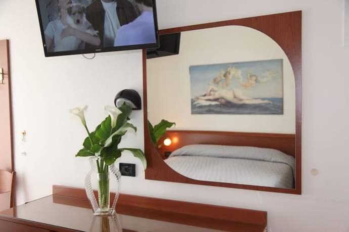 Imagen de la habitación del Hotel Gran Venere Beach. Foto 12