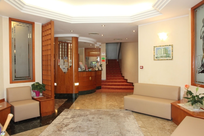 Imagen de los interiores del Hotel Gran Venere Beach. Foto 14