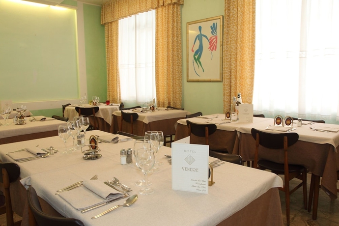 Imagen del bar/restaurante del Hotel Gran Venere Beach. Foto 2