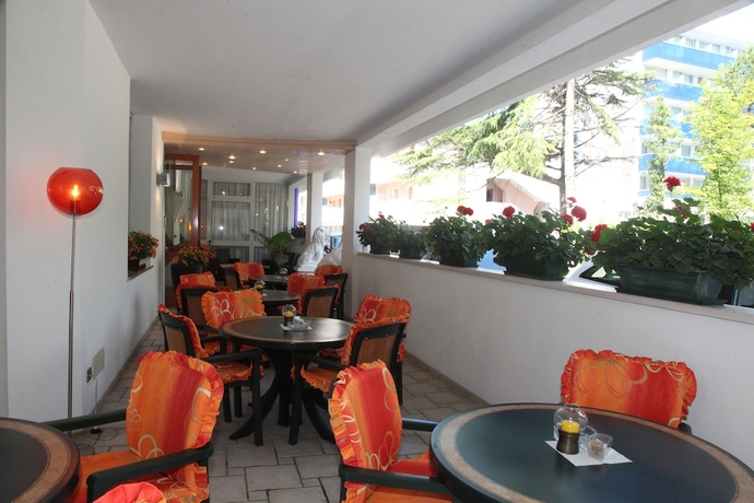 Imagen del bar/restaurante del Hotel Gran Venere Beach. Foto 6