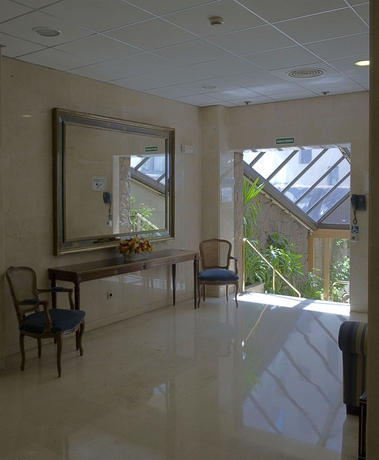 Imagen de los interiores del Hotel Gran Versalles. Foto 15