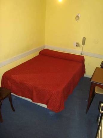 Imagen de la habitación del Hotel Gran Via, Buenos Aires. Foto 35