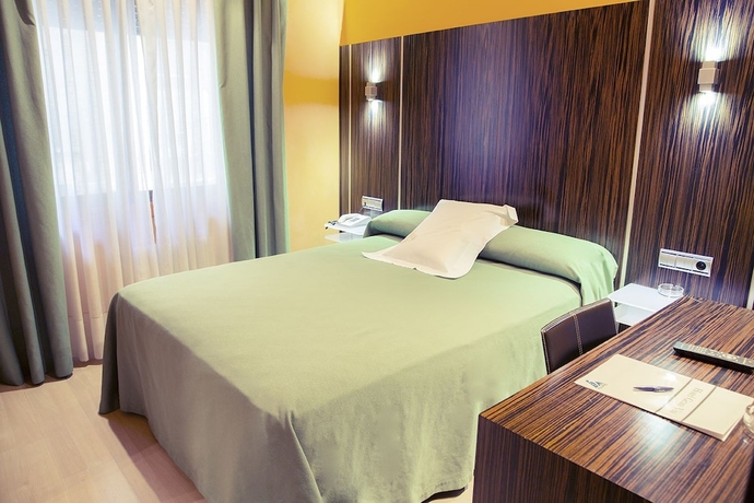 Imagen de la habitación del Hotel Gran Via, Zaragoza. Foto 4