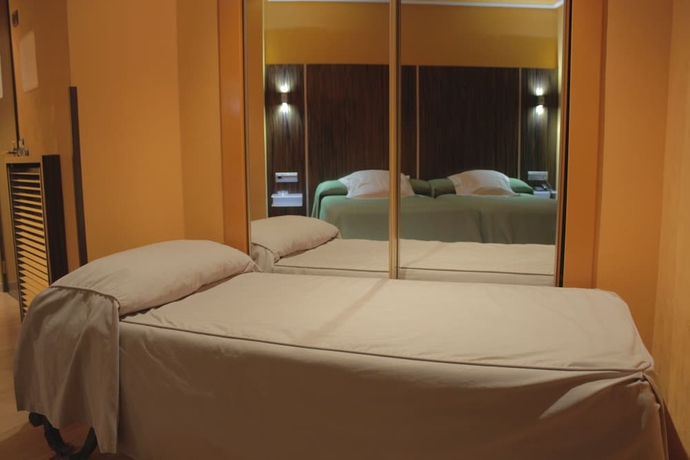 Imagen de la habitación del Hotel Gran Via, Zaragoza. Foto 14