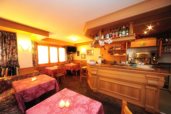 Imagen del bar/restaurante del Hotel Gran Zebr&ugrave;. Foto 9