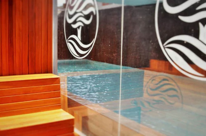 Imagen de la piscina del Hotel Gran de Lago Shushufindi. Foto 16