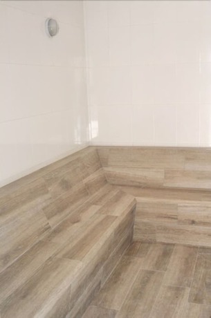 Imagen de la piscina del Hotel Gran de Lago Shushufindi. Foto 17