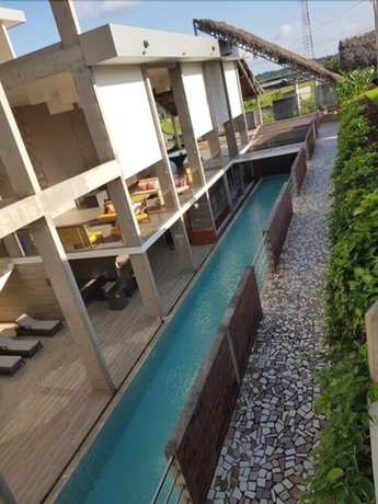 Imagen de la piscina del Hotel Gran de Lago Shushufindi. Foto 20