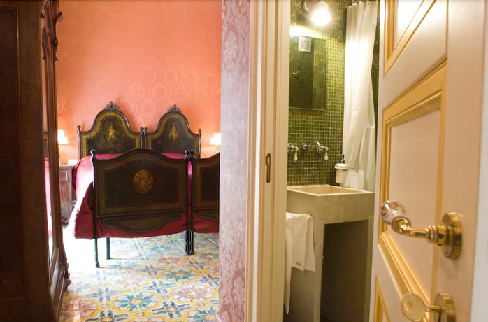 Imagen de la habitación del Hotel Grana Barocco Art and Spa. Foto 11