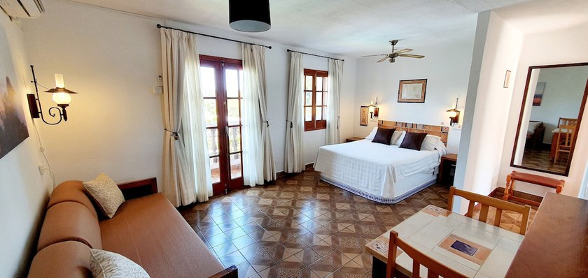 Imagen de la habitación del Hotel Granada Apartments Ibiza. Foto 20