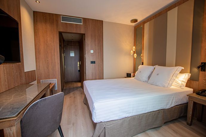 Imagen de la habitación del Hotel Granada Center. Foto 12