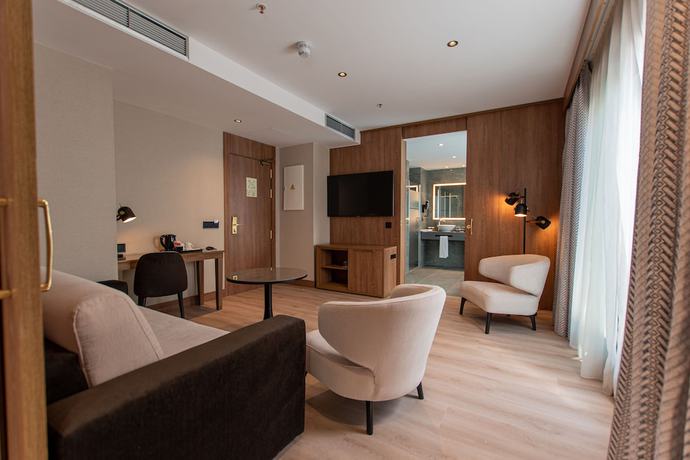 Imagen de la habitación del Hotel Granada Center. Foto 18