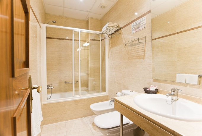 Imagen de la habitación del Hotel Granada Centro. Foto 3