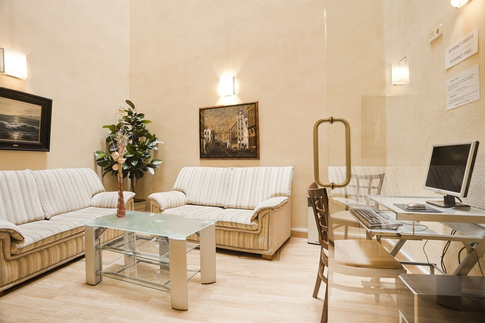 Imagen de los interiores del Hotel Granada Centro. Foto 8