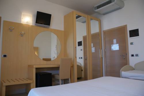 Imagen de la habitación del Hotel Granada, Cervia. Foto 3