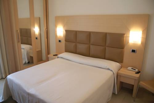 Imagen de la habitación del Hotel Granada, Cervia. Foto 10