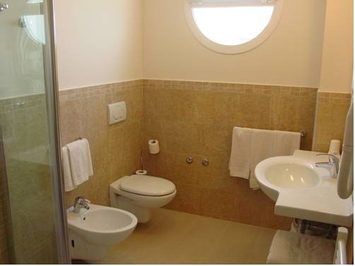 Imagen de la habitación del Hotel Granada, Cervia. Foto 16