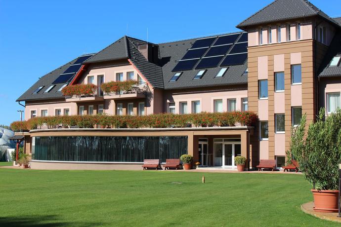 Imagen general del Hotel Granada Konferencia Wellness Sport. Foto 3