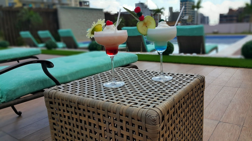 Imagen de los exteriores del Hotel Granados Park. Foto 8