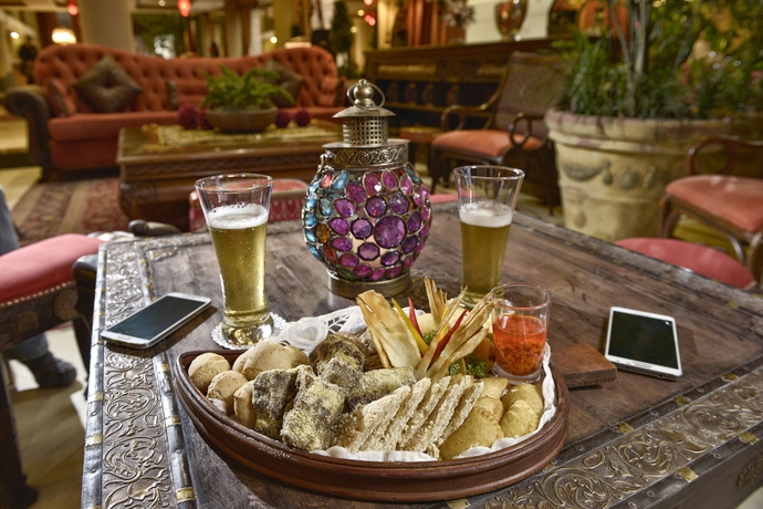 Imagen del bar/restaurante del Hotel Granados Park. Foto 4