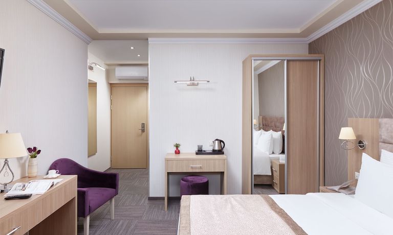 Imagen de la habitación del Hotel Granat, Afonino. Foto 4