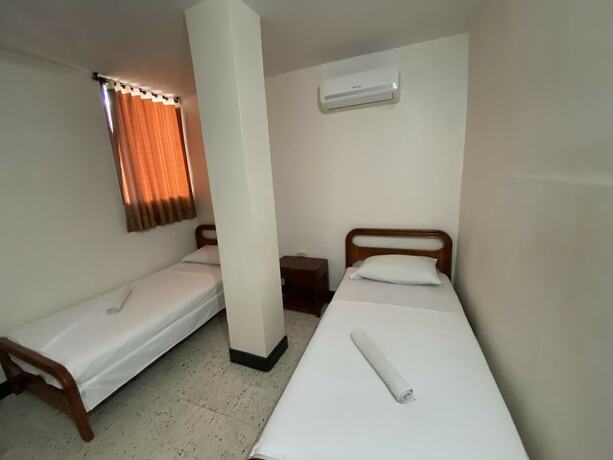 Imagen de la habitación del Hotel Granate. Foto 15