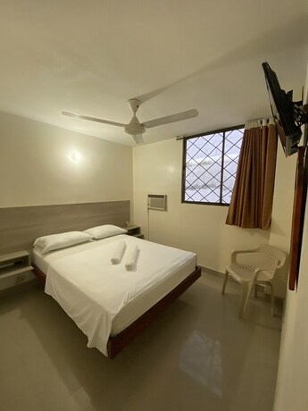 Imagen de la habitación del Hotel Granate. Foto 19