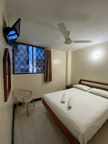 Imagen de la habitación del Hotel Granate. Foto 20