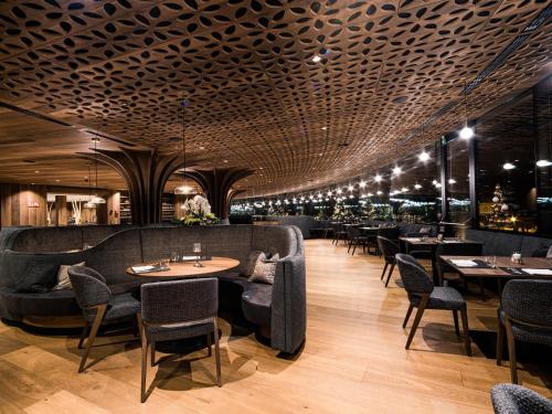 Imagen del bar/restaurante del Hotel Granbaita Dolomites. Foto 5