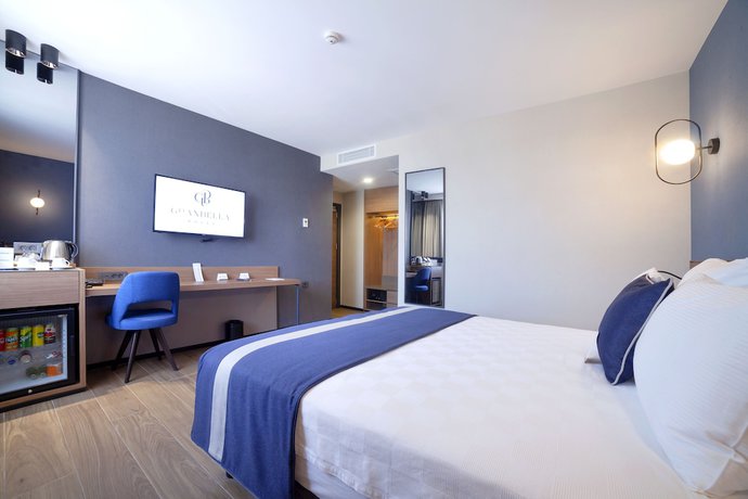 Imagen de la habitación del Hotel Granbella. Foto 15