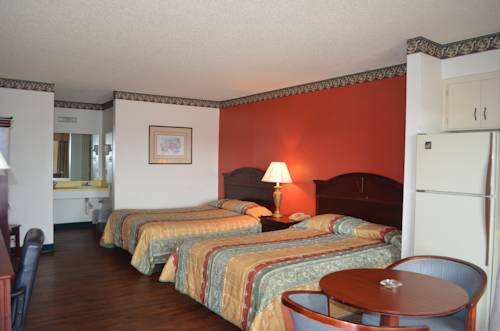 Imagen de la habitación del Hotel Granbury Inn and Suites. Foto 1