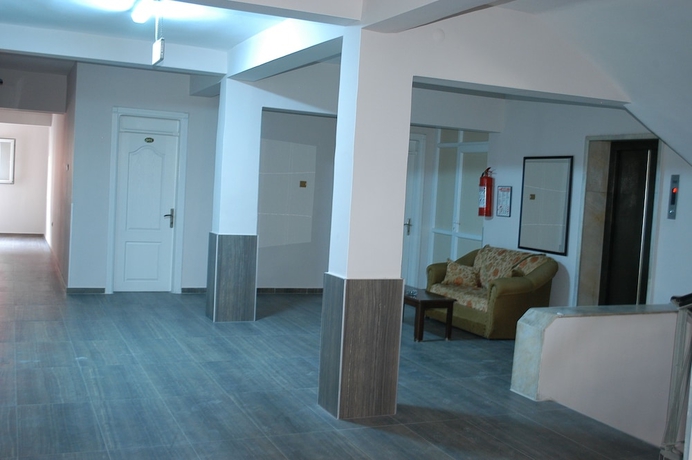 Imagen de los interiores del Hotel Grand 01. Foto 18