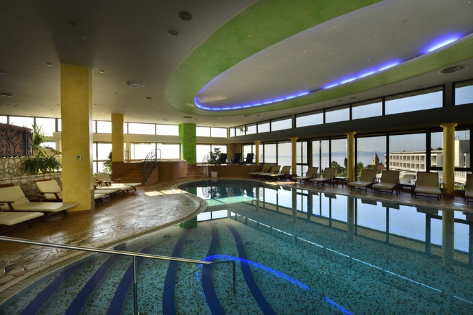 Imagen de la piscina del Hotel Grand Adriatic I. Foto 13