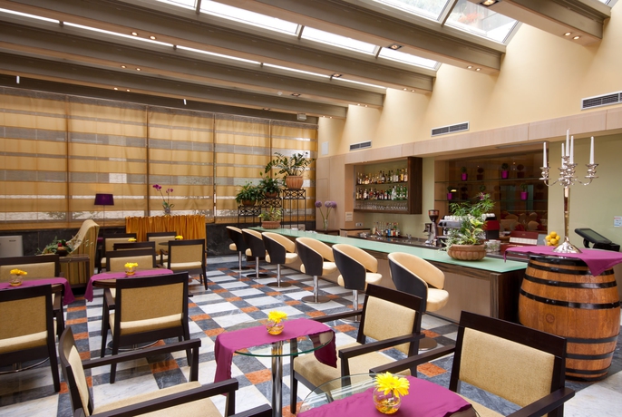 Imagen del bar/restaurante del Hotel Grand Adriatic I. Foto 6